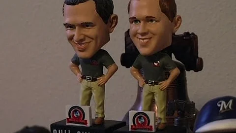 Two Friends Nod Yes to Opening Bobblehead Museum