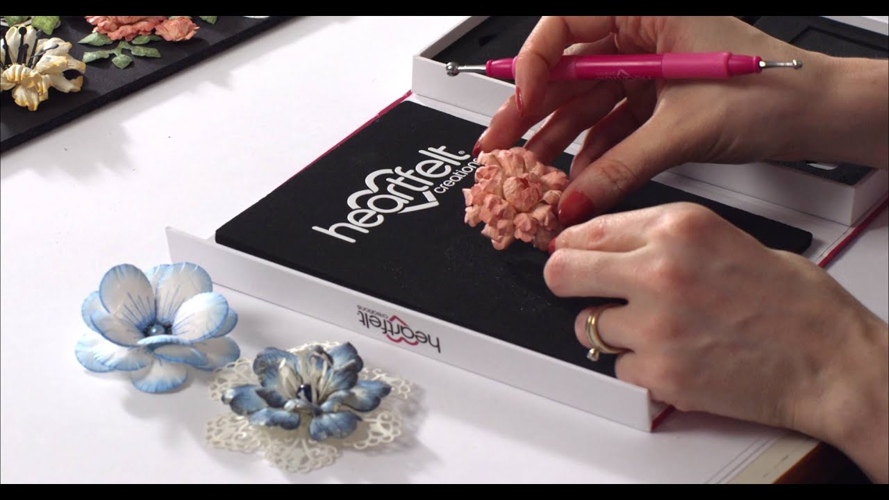 Shaping Flowers with the Deluxe Flower Shaping Kit