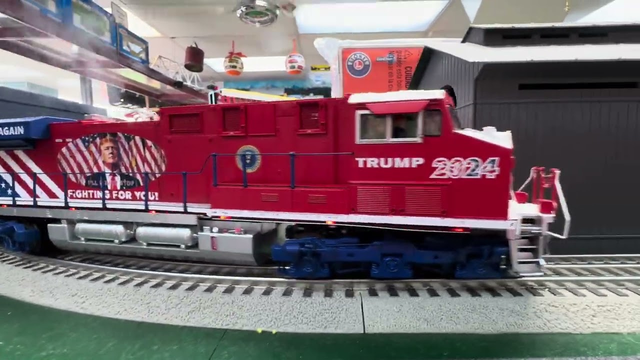Model Train Crossing: MTH Donald J. Trump 2024 ES44AC DIESEL LOCO & Box Car