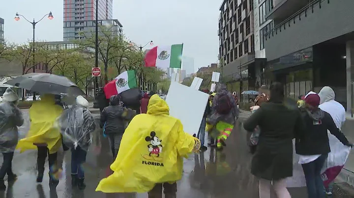 Immigrants march into Chicago, demand citizenship and more - DayDayNews