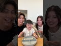 娘はお菓子を分けてくれるのか?🥹✨#夫婦 #家族 #カップル #日常 #いいね