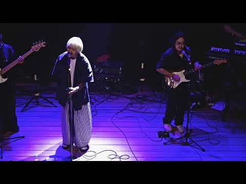 Chết Trong Em (Live in Saigon)