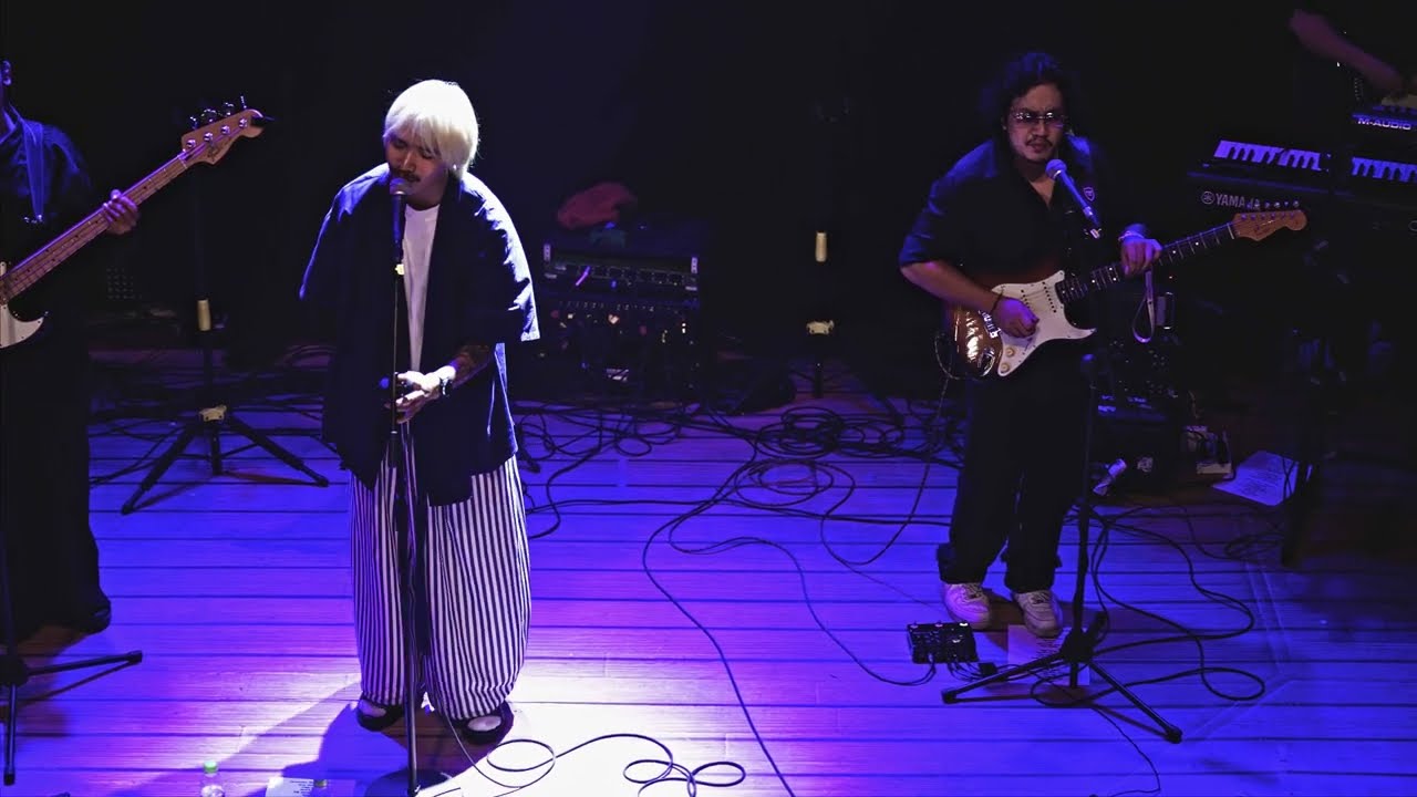 Chết Trong Em (Live in Saigon)