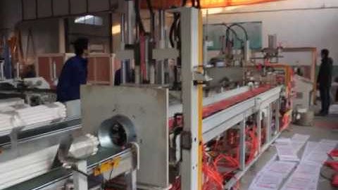 Automatic pipe bundling and bagging machine
