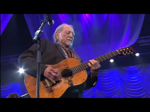 willie-nelson-performs-"nightlife"-at-berklee-college-of-music-2013-commencement