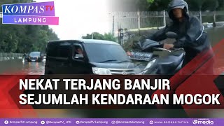 Download lagu BREAKING NEWS Banjir di Pluit ,Warga Dorong Motor Terjang Banjir