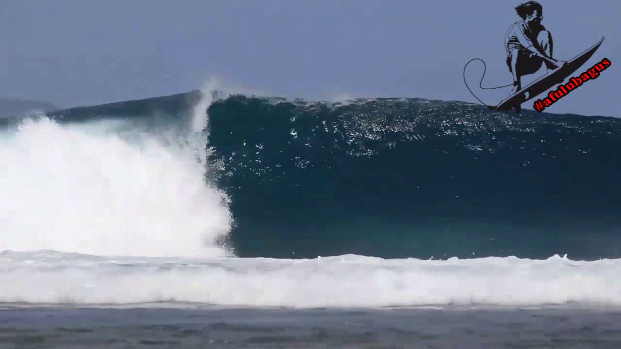 Big waves turembana Bay - North Nias