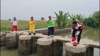 BOBOIBOY CLOWN'S GREAT COSTUME RACE ON THE RIVER~Gopal Clown is looking for the missing head