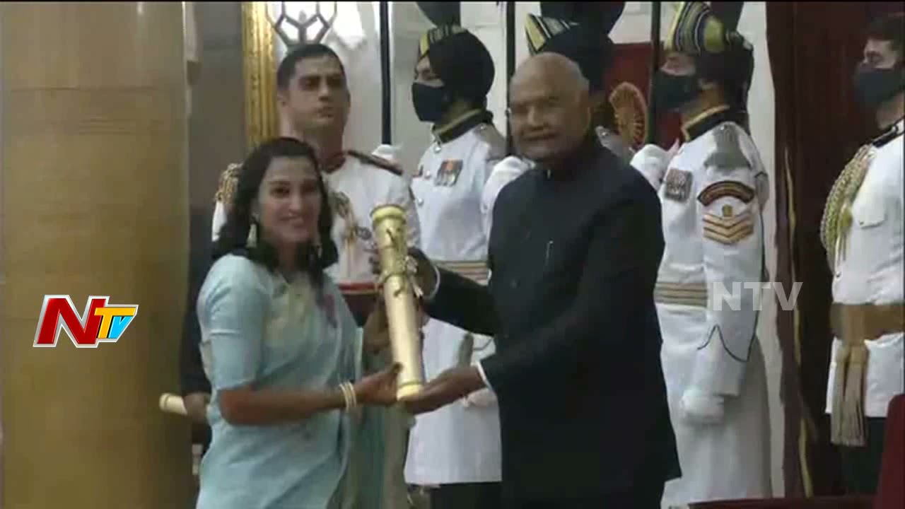 Women’s Hockey Team Captain Rani Rampal awarded Padma Shri | NTV Sports