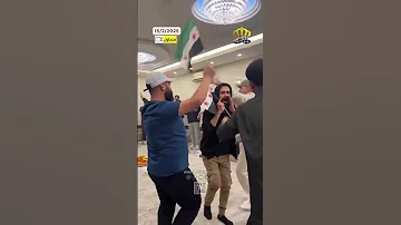 شباب سوريين يرقصون ويتفاعلون على أنغام يا بيراقنا العالي عبدالله الثاني 