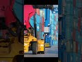 🏗 Козловой контейнерный кран на пневмоколесном ходу (RTG) разгружает контейнеры в порту Владивосток