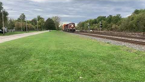 A Spectacular horn show on CSX I166