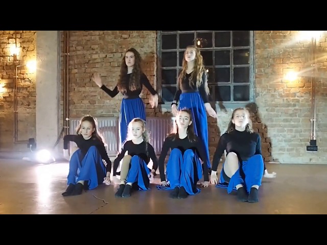 Lindsey Stirling - Carol of the bells | Choreography class=