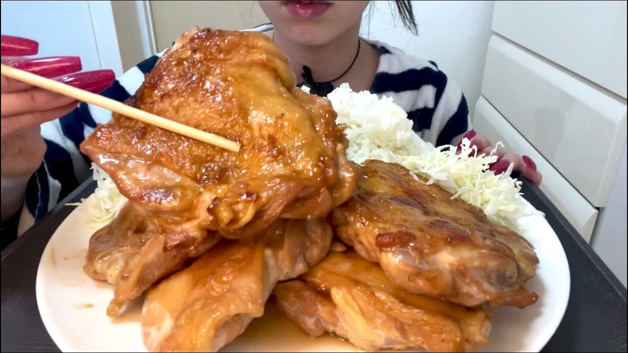 【ASMR，咀嚼音】Sweet Soy Sauce-Glazed Chicken and Rice！照り焼きチキンとご飯！