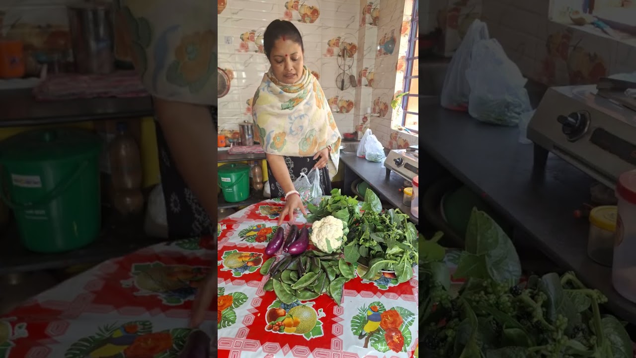 পুঁই গাছের এই দানাগুলো আমার খেতে ভীষণ ভালো লাগে 🙂🙂