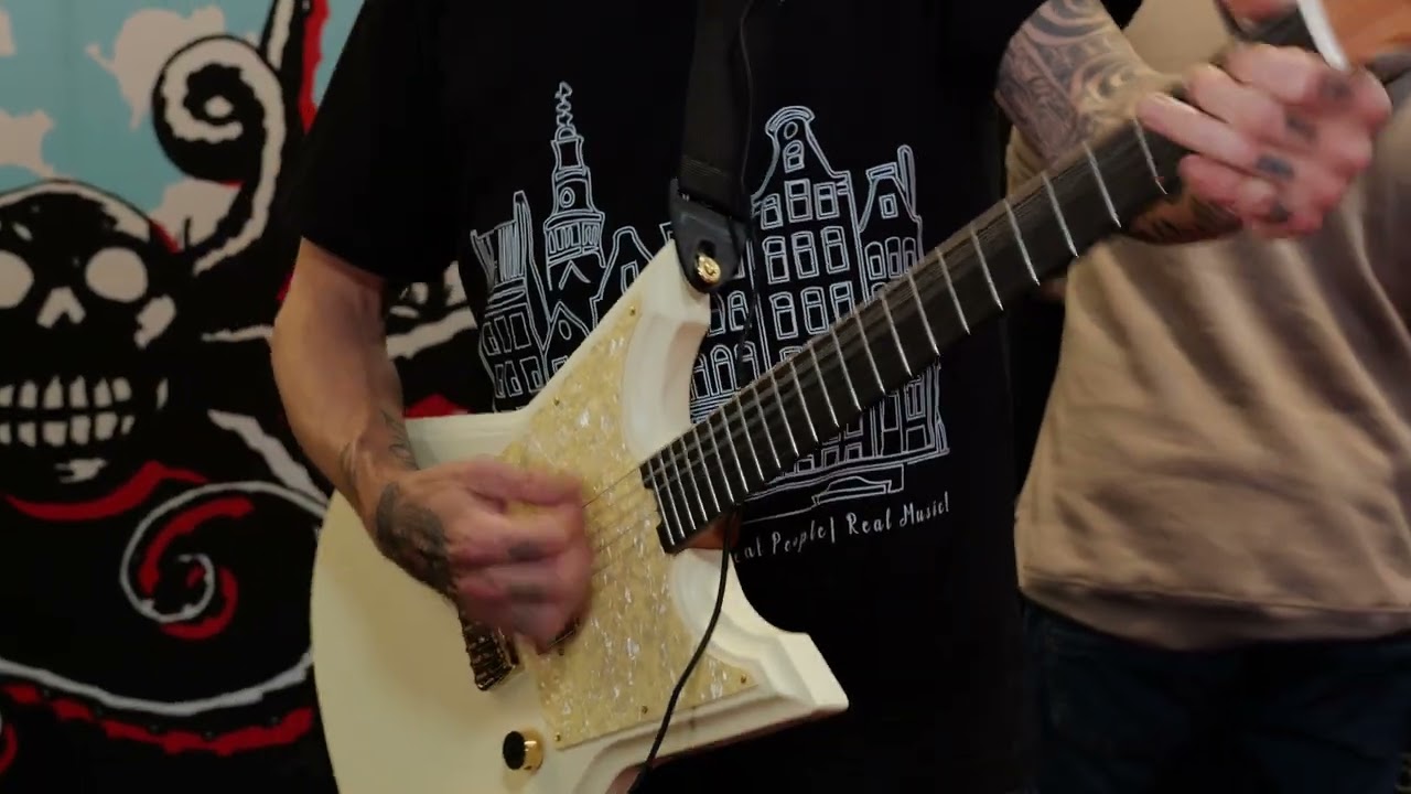 GUITAR SUMMIT 2025 | Earthquacker Devices Barrows Fuzz