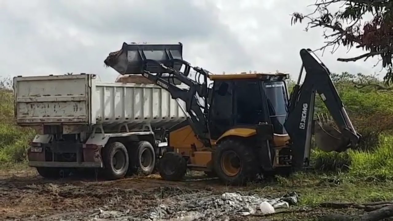 carregando cilo com a máquina XCMG XT870BR-I - YouTube