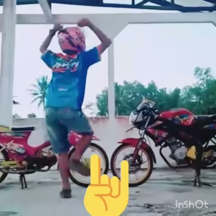 Holiday cover via vallen(anak racing seba)