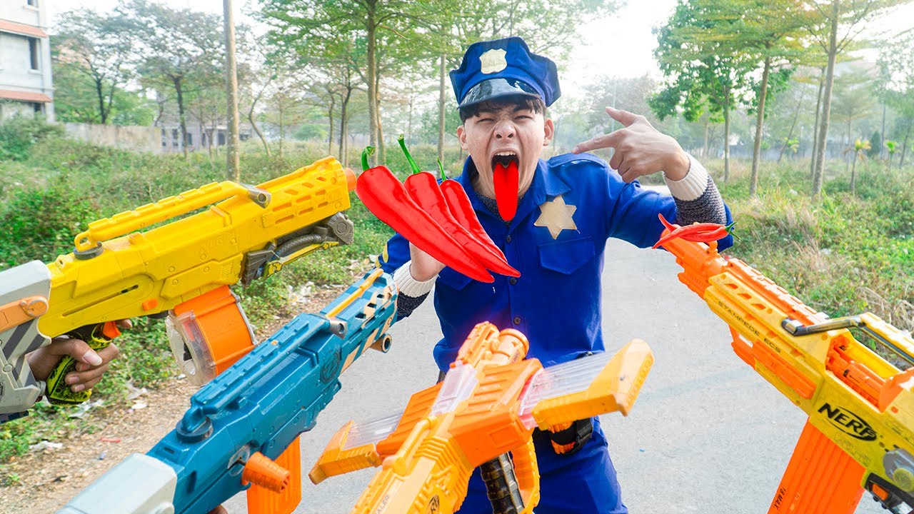 Battle Nerf War POLICE COMPETITION Nerf Guns Two Idiots SELLING MACHINE