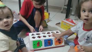 Brinquedo Educativo Caixa Encaixa da Estrela Estimulando a Coordenação e Raciocínio da criança.