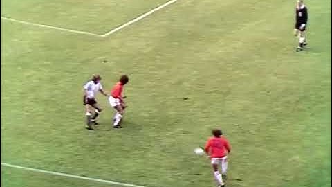 Willem van Hanegem reconquers the ball vs Argentina #WorldCup74