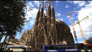 ⁣La Sagrada Familia de Gaudí, uno de los símbolos de Barcelona y de la Iglesia católica