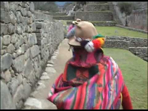 Video: Hvordan Komme Deg Til Den Mystiske Inca-byen Machu - Picchu