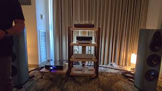 Download Lagu 😲 Linn Still Innovating with Bullet Proof Plinth and Active Speakers MP3