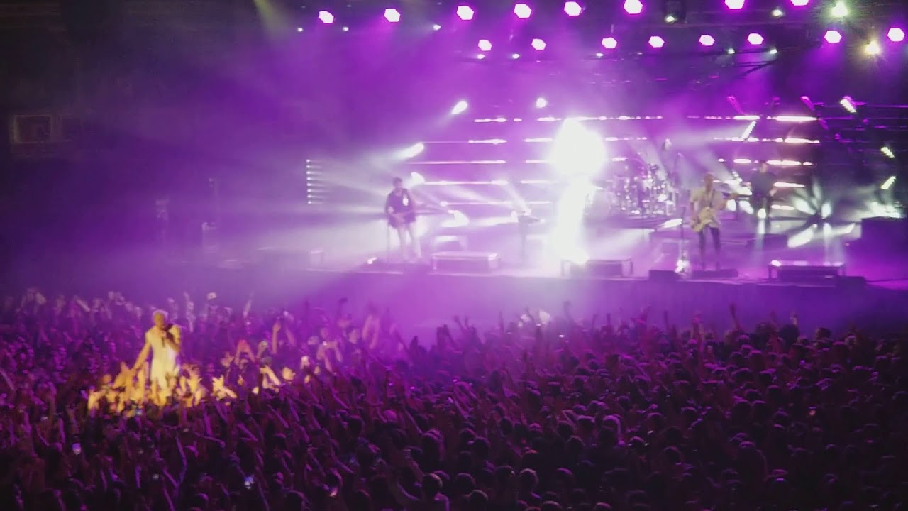 Walk the Moon Live - Anna Sun - YouTube