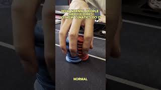 how normal people shuffle chips vs lunatics #pokerape #poker #auckland #pokervlog #pokerlife #memes