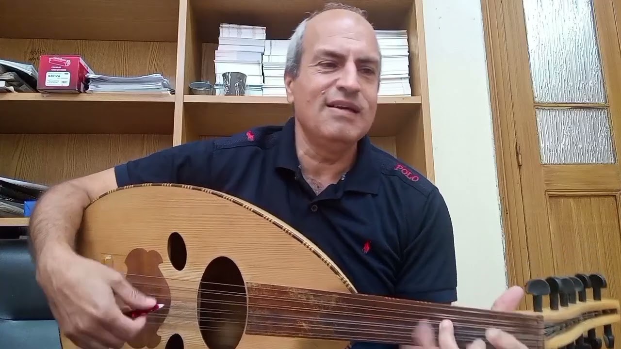 موشح انت المدلل يا قمر مقام صبا من كتاب روائع الموشحات أداء علي كسروان...على الدف نزار سمور