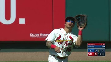 TEX@STL: Wong makes his first catch in center field