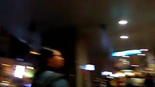 在板橋公車站等公車，有很多公車進站(20171210)