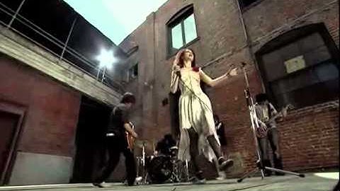 Paramore Emergency [OFFICIAL VIDEO]