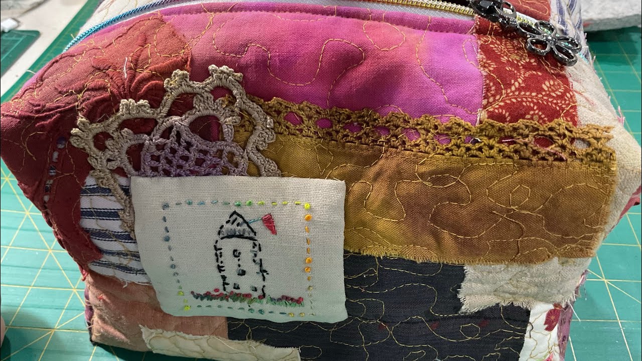 Boxed zipper pouch with 