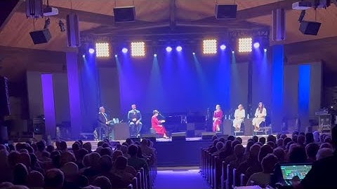 A Beautiful Impromptu Moment – He Looked Beyond My Fault (Phillip & Kim Collingsworth)