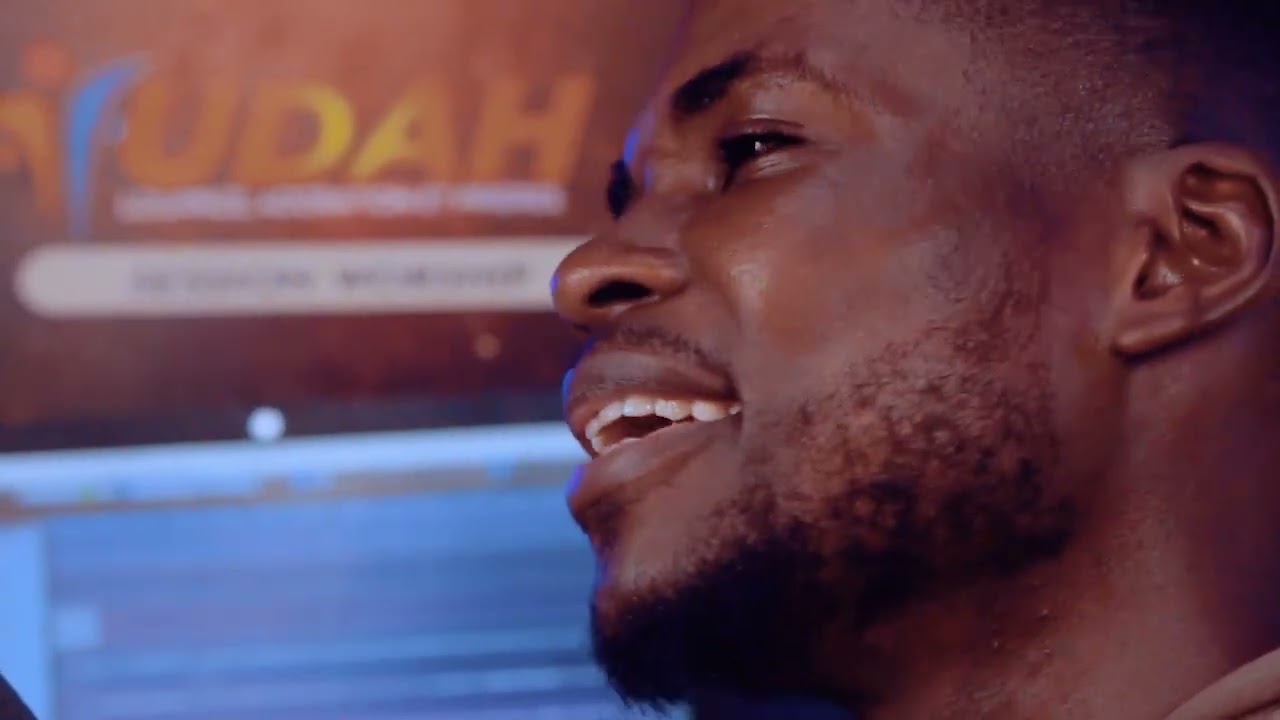 Fr Gedeon mayangi ; Papa Bana 