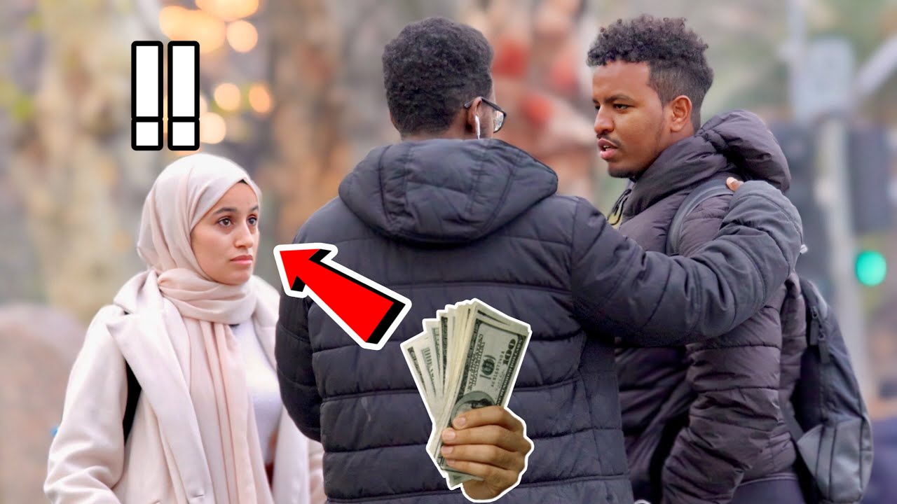 Lacag Qof Usarifayo Ayaa Isaga Dhigay Kadibna Waa Qiyaamay Siaan Utijaabino Falcelinta Dadka!!!!