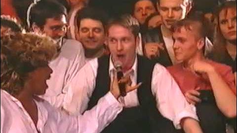 TINA TURNER "Nutbush City Limits" (RARE sing-along live version 1996)