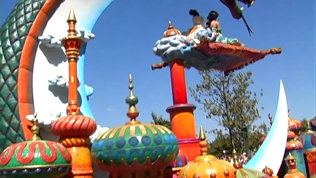 Disney Parade (Disneyland Resort Paris 06/2006)