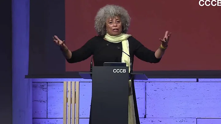 Angela Davis Criticizes "Mainstream Feminism" / Bo...