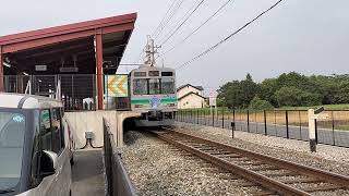 秩父鉄道7000系羽生行、ふかや花園駅入線、発車シーン。