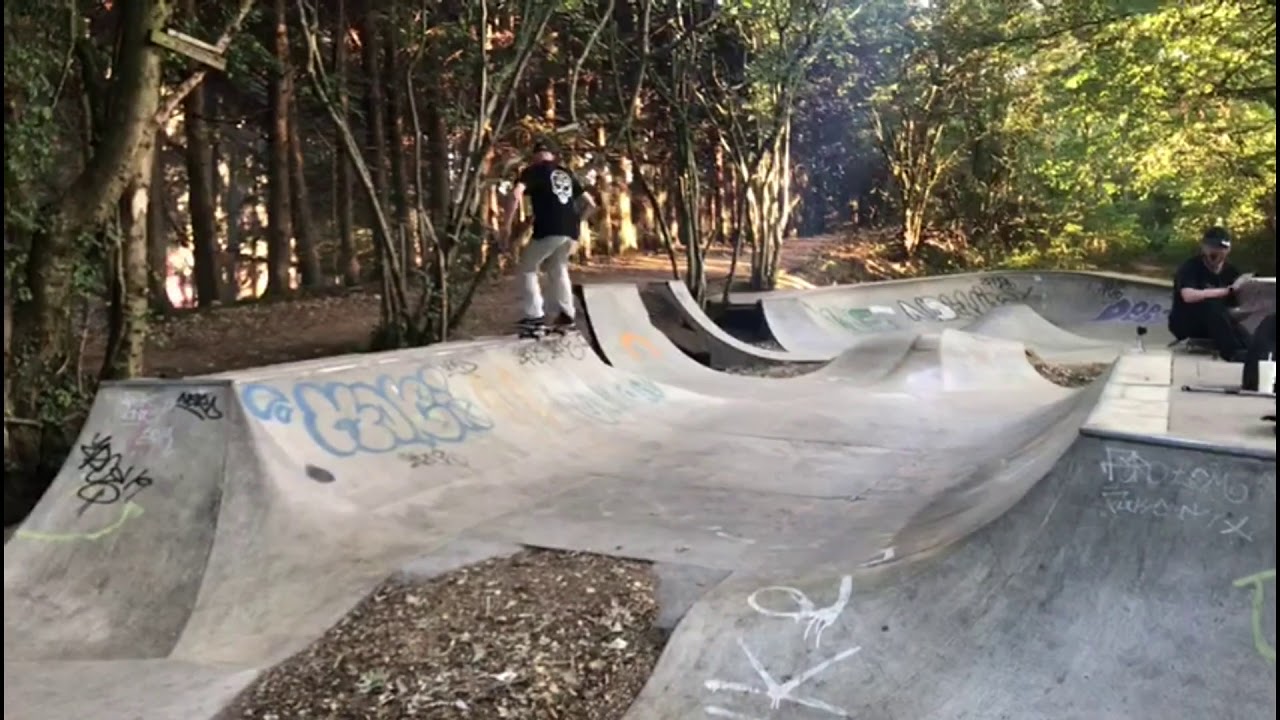 'Delside' DIY Skatepark in a forset YouTube