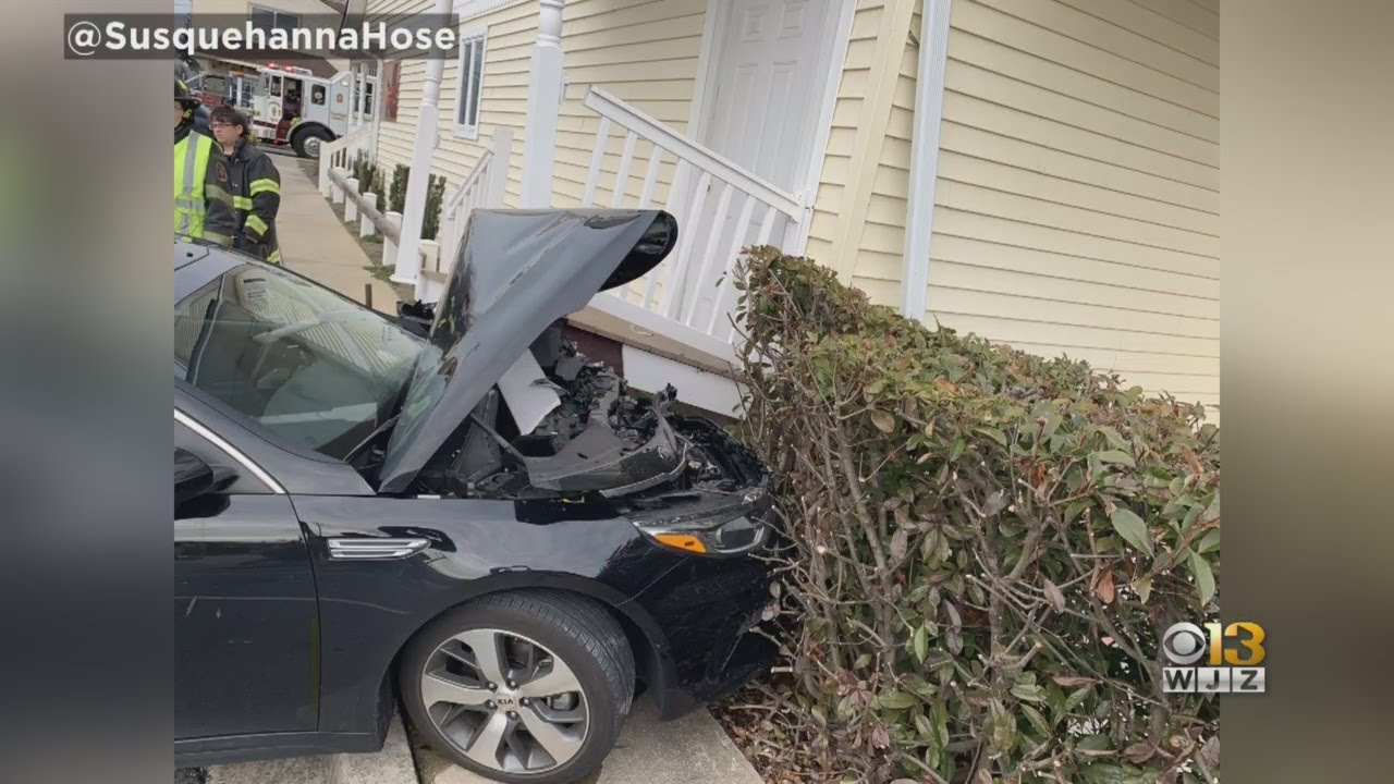 Car Crashes Into Building In Havre De Grace YouTube