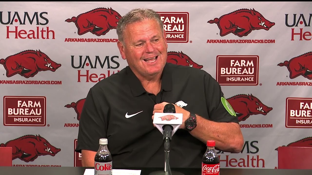 Sam Pittman discusses fourth-down decision, penalties + more in 38-31 loss to BYU