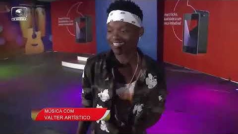VALTER ARTÍSTICO CANTA CHEFE DO QUARTEIRÃO NO MOÇAMBIQUE EM CONCERTO