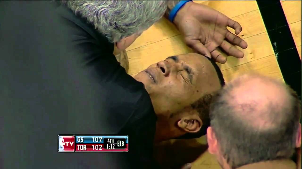 Monta Ellis scary back injury vs Raptors (Nov. 8, 2010)