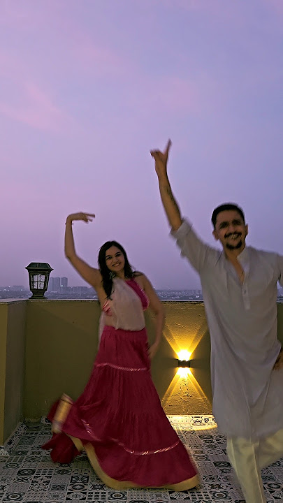 Nav lakhay lobdiyaliyu | Aditya Gadhvi viral song | #couple #navratri #garbadance  @SanjanaKotak