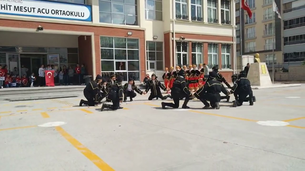 23 Nisan Ulusal Egemenlik ve Çocuk Bayramı~~ Halk Oyunları