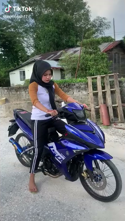 Awek tiktok naik y15 nyah 🤣🤧😭😍